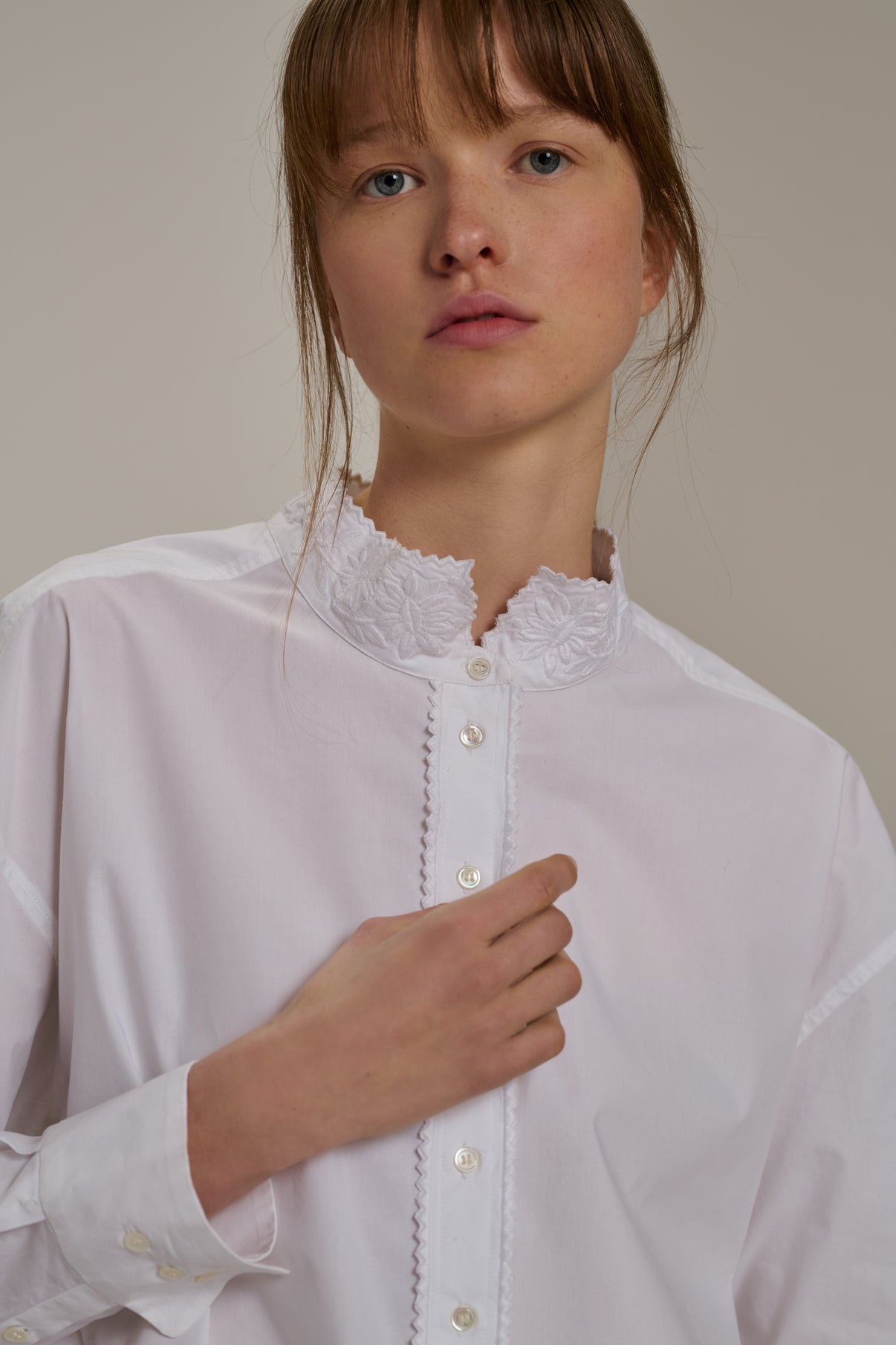 POEME WHITE SHIRT vue 3